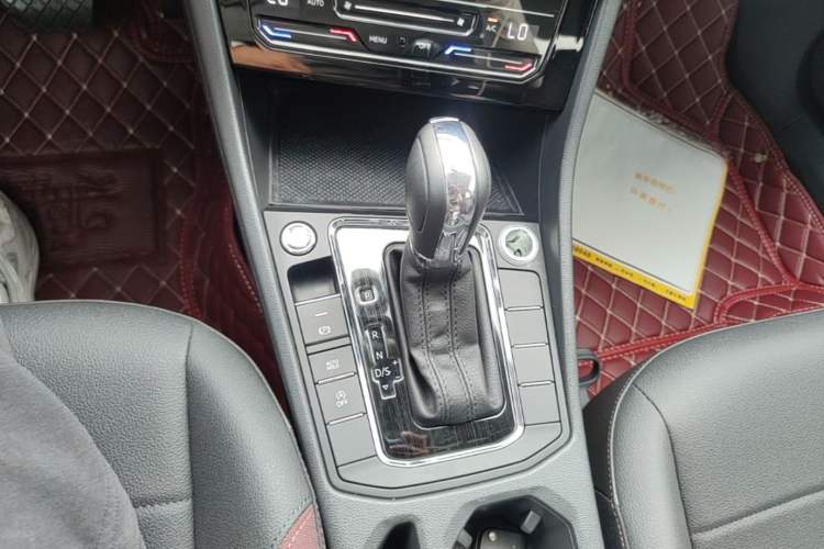 Used Volkswagen Bora 2021 1.5L Automatic Elite Smart Connect Edition Gear Lever