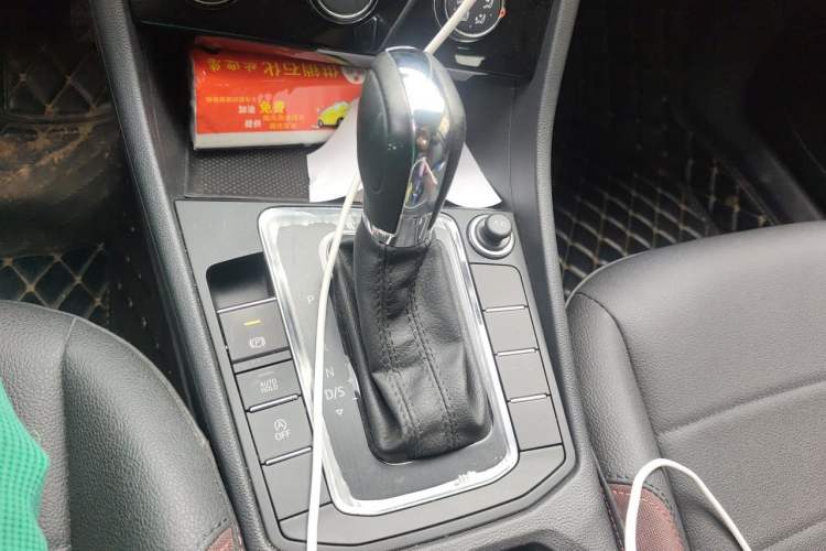 Used Volkswagen Bora 2021 1.5L Automatic Comfort Smart Connect Edition Gear Lever
