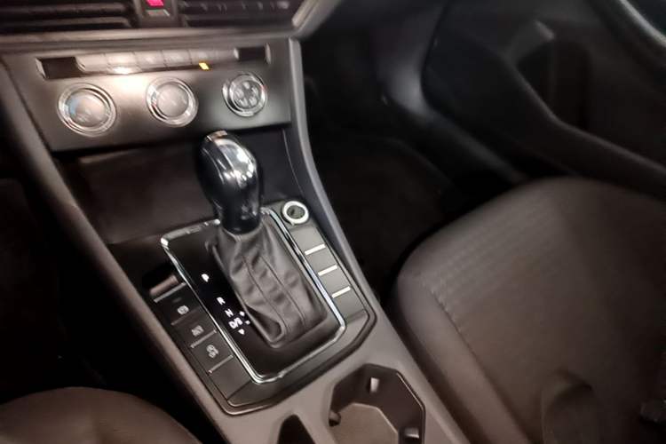 Used Volkswagen Bora 2021 1.5L Automatic Fashionable Smart Connectivity Version Gear Lever