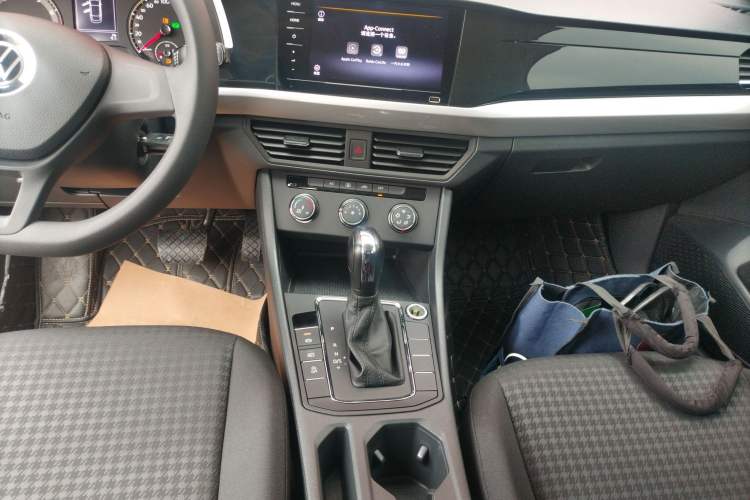 Used Volkswagen Bora 2021 1.5L Automatic Fashionable Smart Connectivity Version Gear Lever