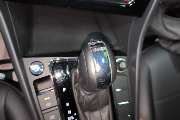 Used Volkswagen Bora 2021 200TSI DSG Elite Smart Connectivity Version Gear Lever