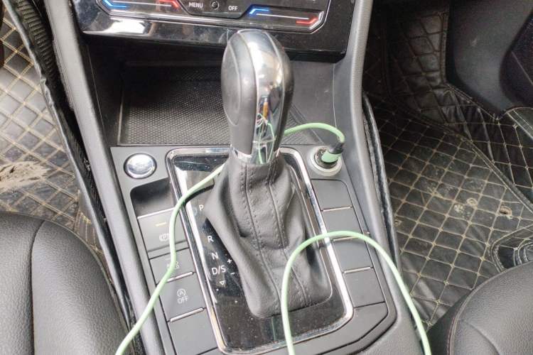 Used Volkswagen Bora 2021 1.5L Automatic Elite Smart Connect Edition Gear Lever