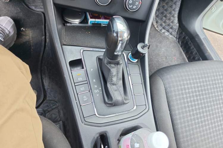 Used Volkswagen Bora 2021 1.5L Automatic Fashionable Smart Connectivity Version Gear Lever