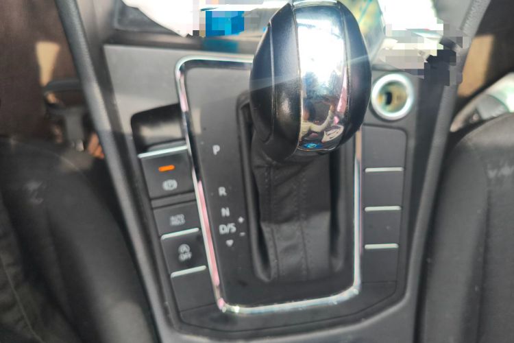 Used Volkswagen Bora 2021 1.5L Automatic Fashionable Smart Connectivity Version Gear Lever