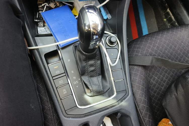 Used Volkswagen Bora 2021 1.5L Automatic Fashionable Smart Connectivity Version Gear Lever
