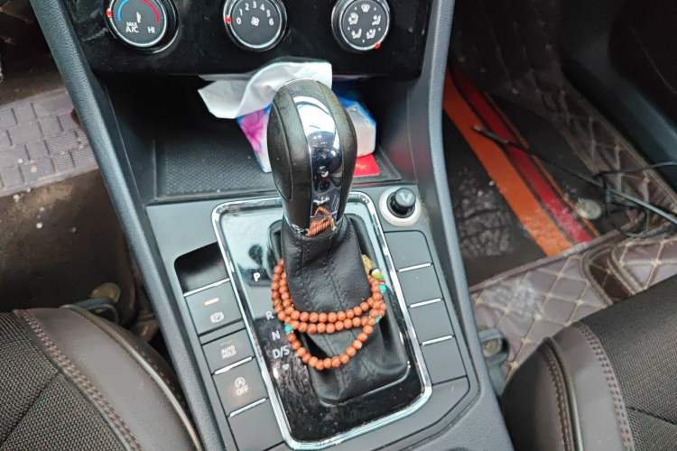 Used Volkswagen Bora 2021 1.5L Automatic Comfort Smart Connect Edition Gear Lever