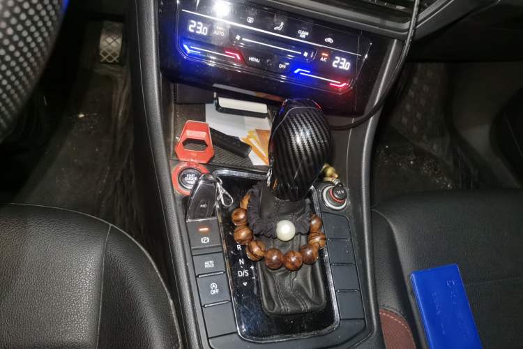 Used Volkswagen Bora 2021 1.5L Automatic Elite Smart Connect Edition Gear Lever