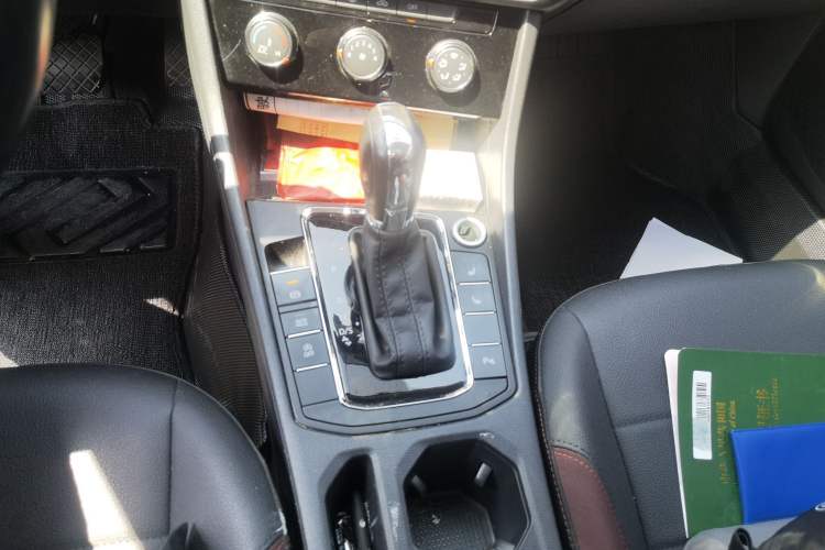 Used Volkswagen Bora 2021 1.5L Automatic Comfort Smart Connect Edition Gear Lever