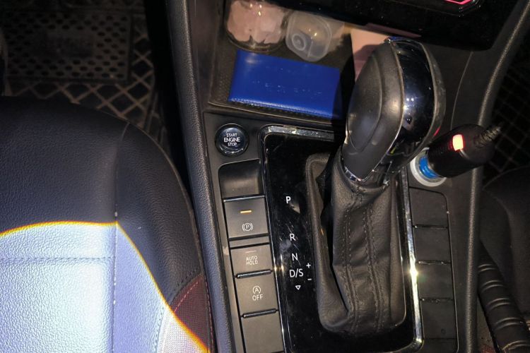 Used Volkswagen Bora 2021 1.5L Automatic Elite Smart Connect Edition Gear Lever