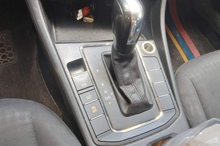 Used Volkswagen Bora 2021 1.5L Automatic Fashionable Smart Connectivity Version Gear Lever