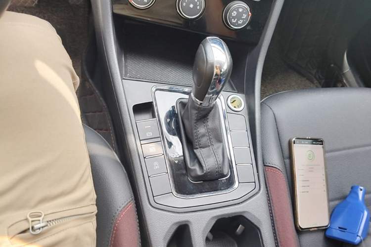 Used Volkswagen Bora 2021 1.5L Automatic Comfort Smart Connect Edition Gear Lever