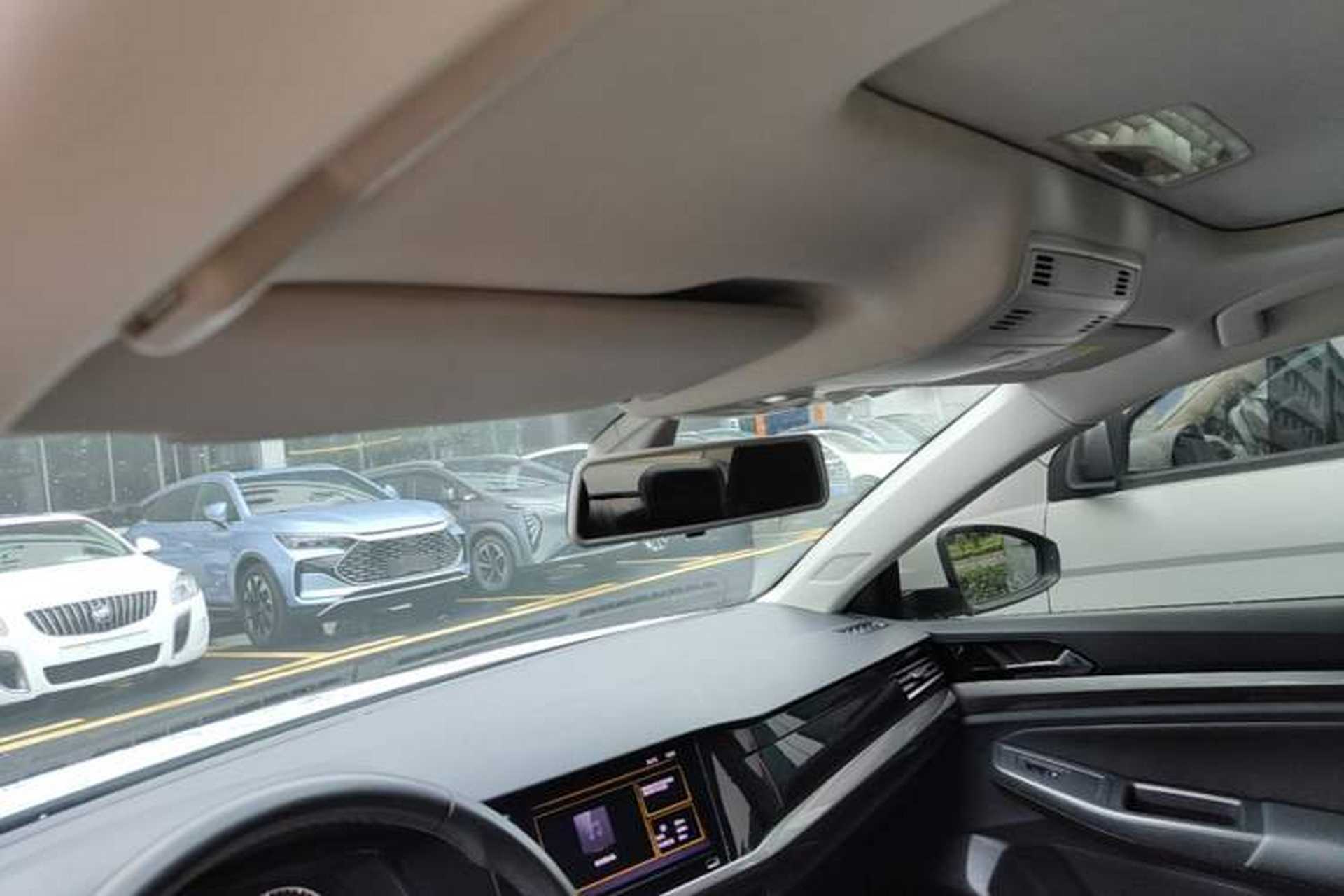 Used Volkswagen Bora 2021 1.5L Automatic Elite Smart Connect Edition Headliner