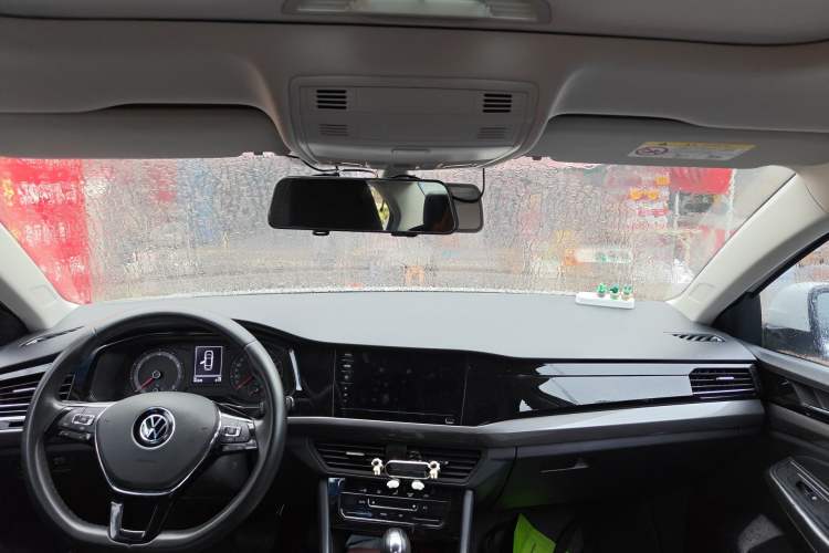 Used Volkswagen Bora 2021 1.5L Automatic Elite Smart Connect Edition Headliner