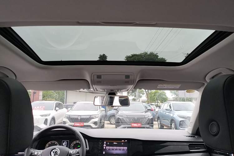 Used Volkswagen Bora 2021 1.5L Automatic Elite Smart Connect Edition Headliner
