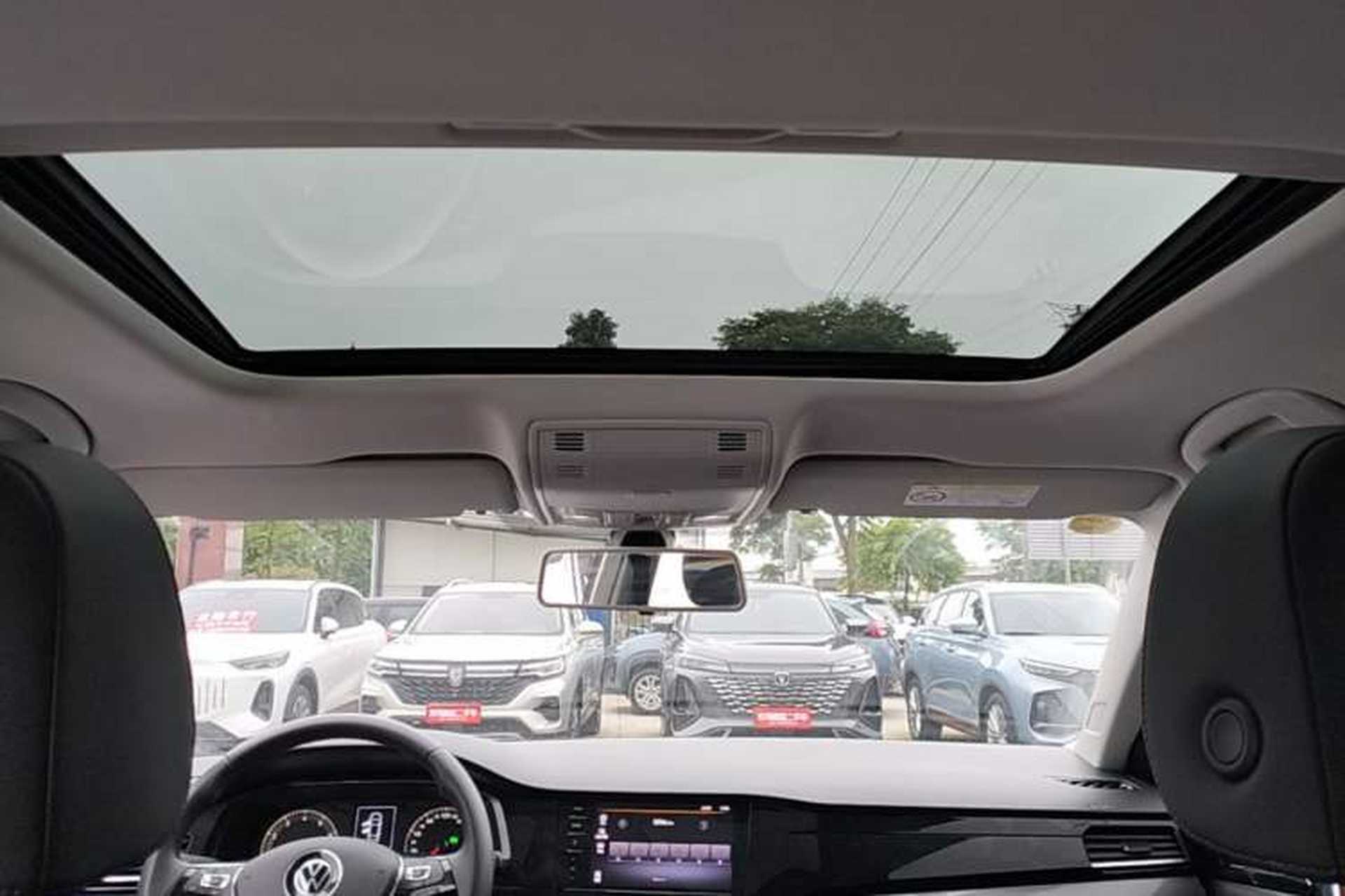 Used Volkswagen Bora 2021 1.5L Automatic Elite Smart Connect Edition Headliner