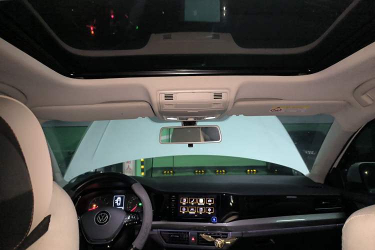 Used Volkswagen Bora 2021 1.5L Automatic Elite Smart Connect Edition Headliner