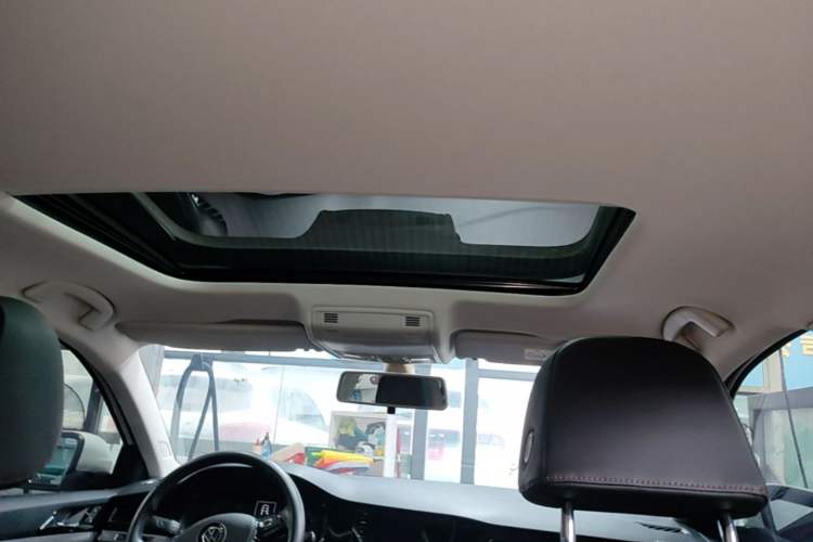 Used Volkswagen Bora 2021 1.5L Automatic Elite Smart Connect Edition Headliner
