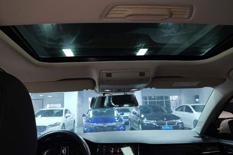 Used Volkswagen Bora 2021 1.5L Automatic Comfort Smart Connect Edition Headliner
