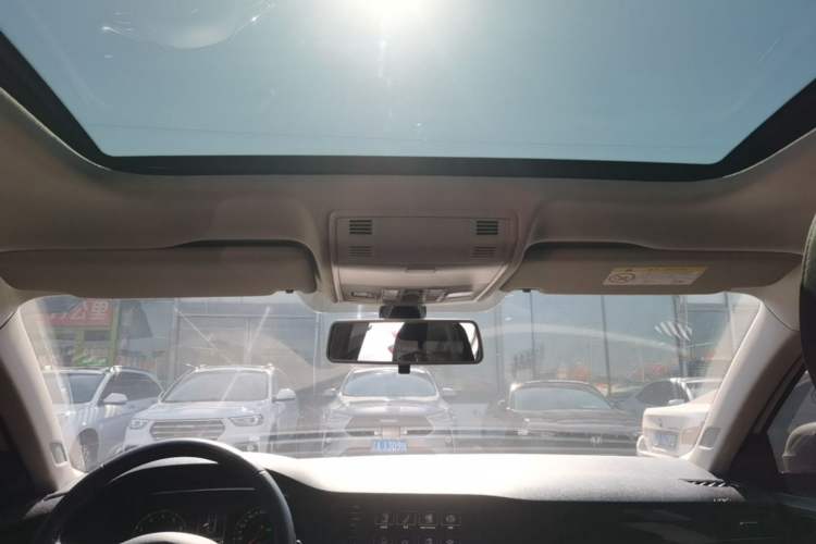Used Volkswagen Bora 2021 1.5L Automatic Elite Smart Connect Edition Headliner