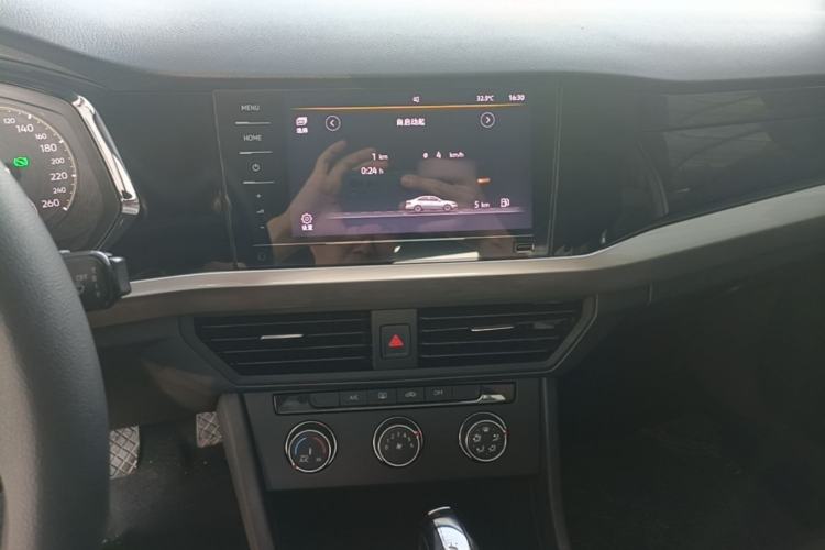 Used Volkswagen Bora 2021 1.5L Automatic Fashionable Smart Connectivity Version Headliner