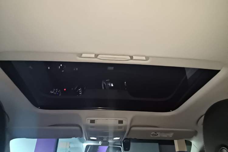 Used Volkswagen Bora 2021 1.5L Automatic Elite Smart Connect Edition Headliner