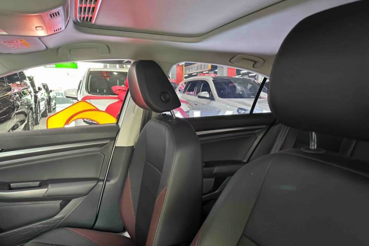 Used Volkswagen Bora 2021 1.5L Automatic Elite Smart Connect Edition Interior 10