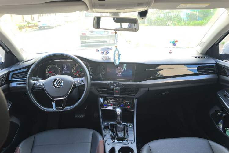 Used Volkswagen Bora 2021 1.5L Automatic Elite Smart Connect Edition Interior 2