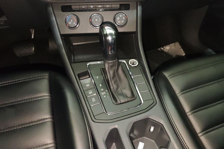 Used Volkswagen Bora 2021 1.5L Automatic Fashionable Smart Connectivity Version Interior 3