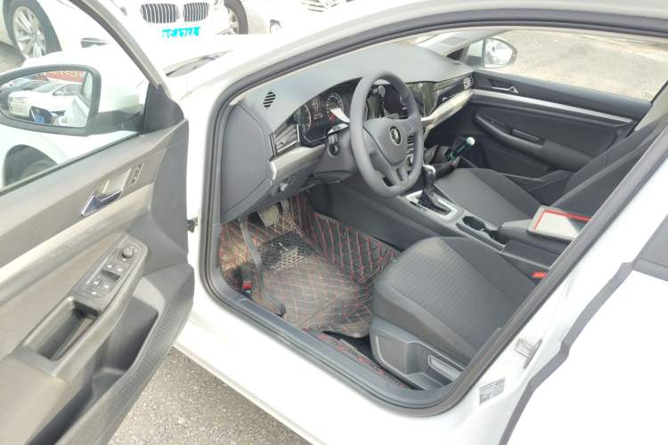 Used Volkswagen Bora 2021 1.5L Automatic Fashionable Smart Connectivity Version Interior 3