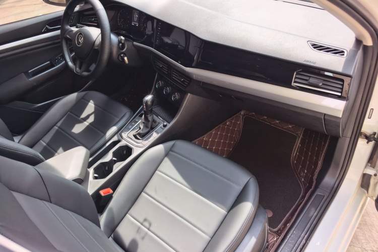 Used Volkswagen Bora 2021 1.5L Automatic Fashionable Smart Connectivity Version Interior 4