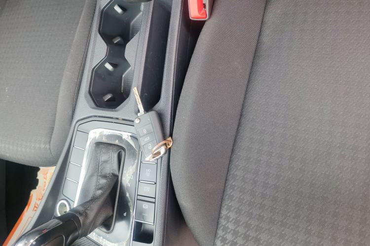 Used Volkswagen Bora 2021 1.5L Automatic Fashionable Smart Connectivity Version Interior 4