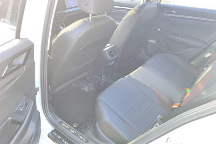 Used Volkswagen Bora 2021 1.5L Automatic Elite Smart Connect Edition Interior 4