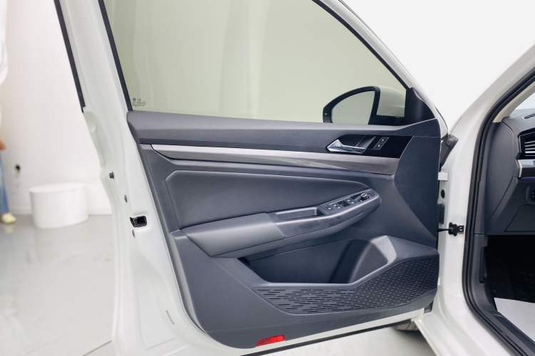 Used Volkswagen Bora 2021 1.5L Automatic Comfort Smart Connect Edition Interior 6