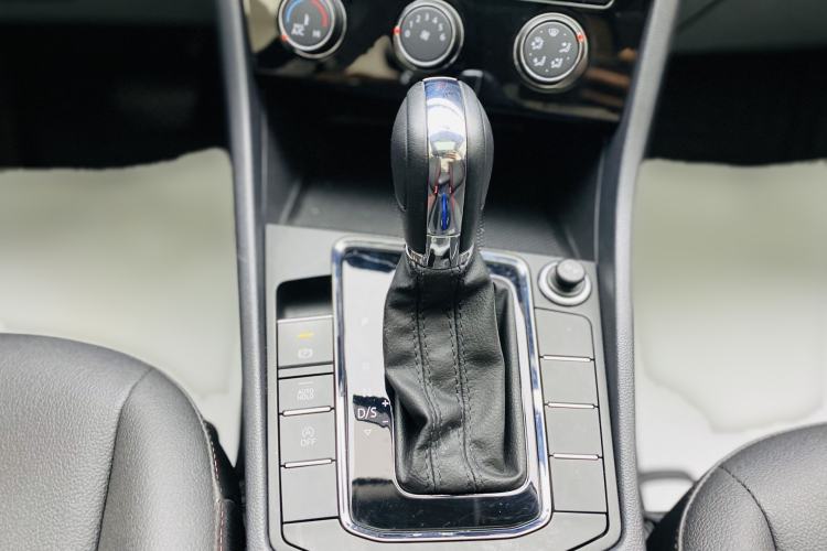 Used Volkswagen Bora 2021 1.5L Automatic Comfort Smart Connect Edition Interior 8
