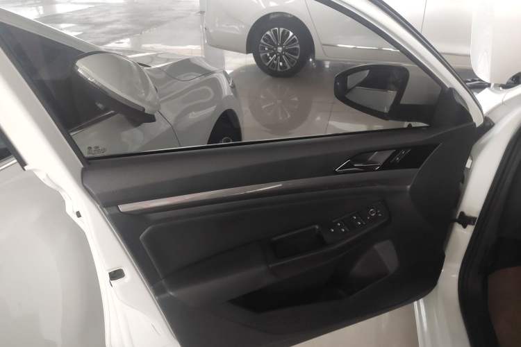 Used Volkswagen Bora 2021 1.5L Automatic Elite Smart Connect Edition Left Front Door Interior
