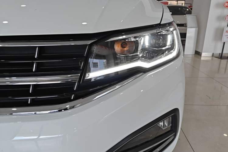 Used Volkswagen Bora 2021 1.5L Automatic Comfort Smart Connect Edition Left Front Headlight
