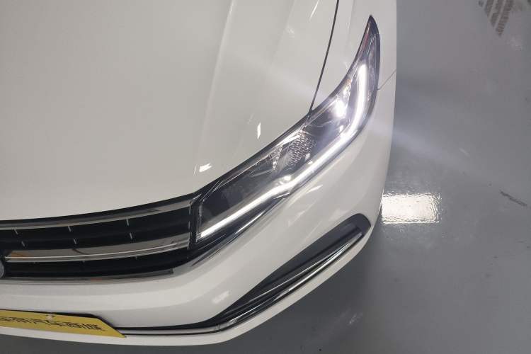 Used Volkswagen Bora 2021 1.5L Automatic Comfort Smart Connect Edition Left Front Headlight