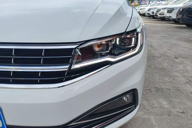 Used Volkswagen Bora 2021 1.5L Automatic Comfort Smart Connect Edition Left Front Headlight