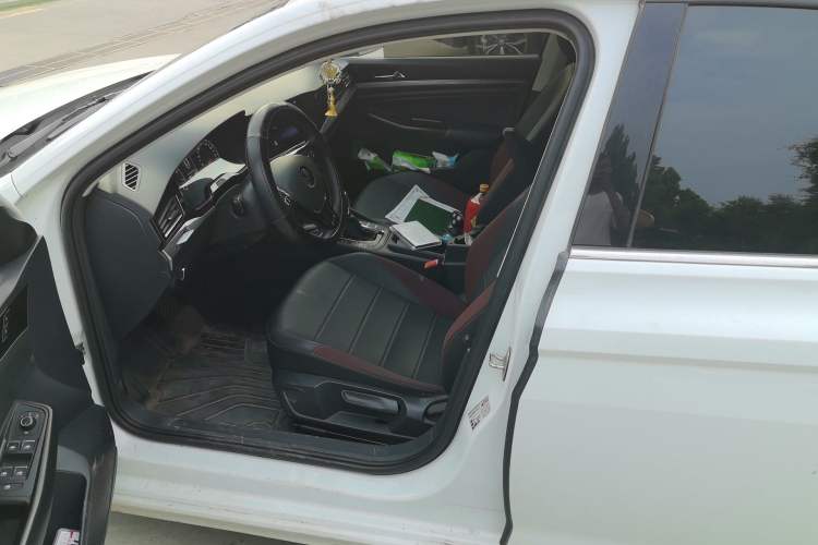Used Volkswagen Bora 2021 1.5L Automatic Elite Smart Connect Edition Left Front Seat