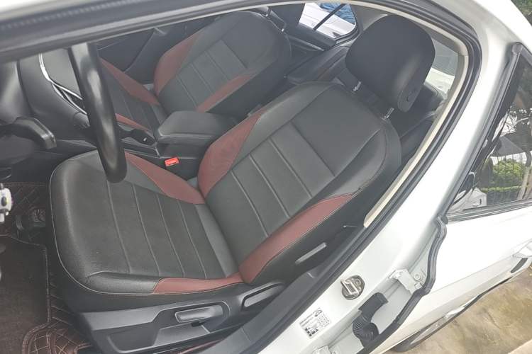 Used Volkswagen Bora 2021 280TSI DSG Elite Smart Connectivity Version Left Front Seat