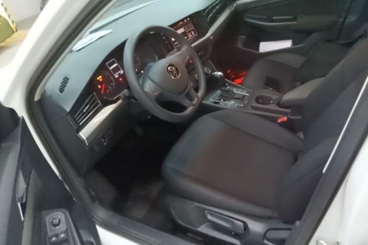 Used Volkswagen Bora 2021 1.5L Automatic Fashionable Smart Connectivity Version Left Front Seat