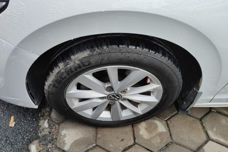 Used Volkswagen Bora 2021 1.5L Automatic Elite Smart Connect Edition Left Front Wheel Hub