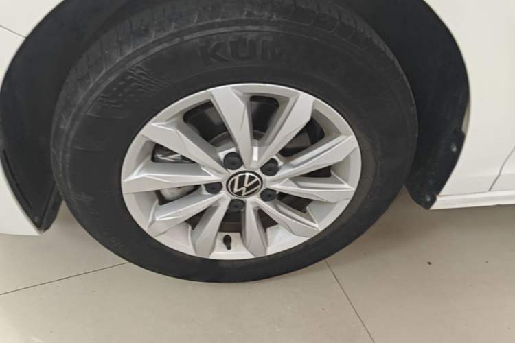 Used Volkswagen Bora 2021 1.5L Automatic Fashionable Smart Connectivity Version Left Front Wheel Hub