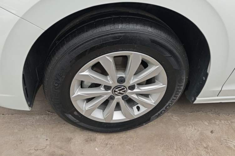 Used Volkswagen Bora 2021 1.5L Automatic Fashionable Smart Connectivity Version Left Front Wheel Hub