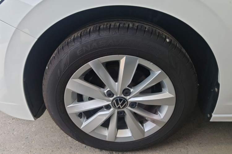 Used Volkswagen Bora 2021 1.5L Automatic Elite Smart Connect Edition Left Front Wheel Hub