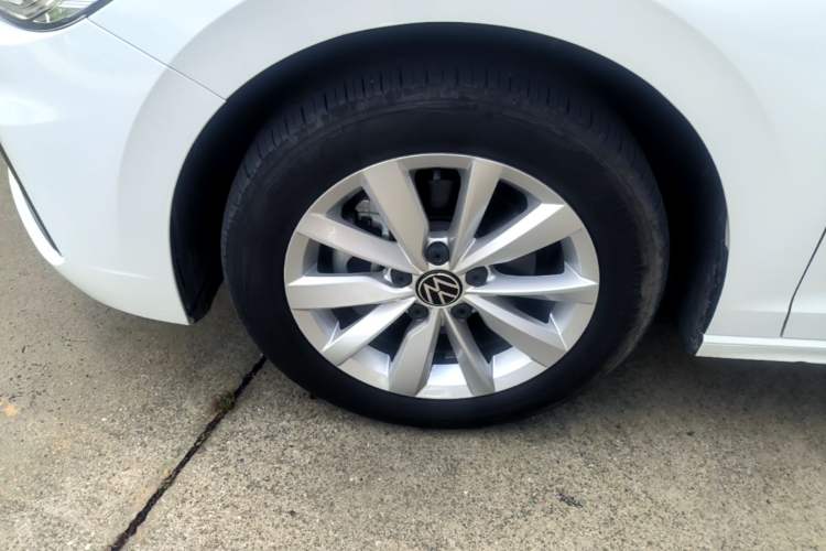 Used Volkswagen Bora 2021 280TSI DSG Elite Smart Connectivity Version Left Front Wheel Hub