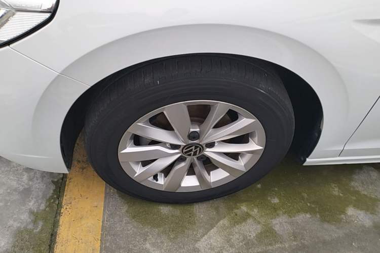 Used Volkswagen Bora 2021 1.5L Automatic Elite Smart Connect Edition Left Front Wheel Hub