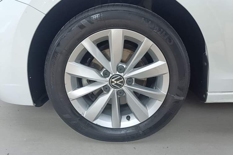 Used Volkswagen Bora 2021 1.5L Automatic Elite Smart Connect Edition Left Front Wheel Hub