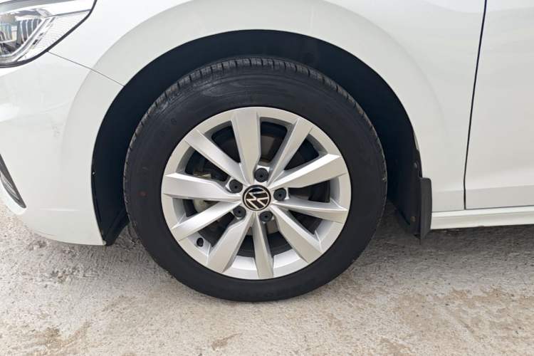 Used Volkswagen Bora 2021 1.5L Automatic Elite Smart Connect Edition Left Front Wheel Hub