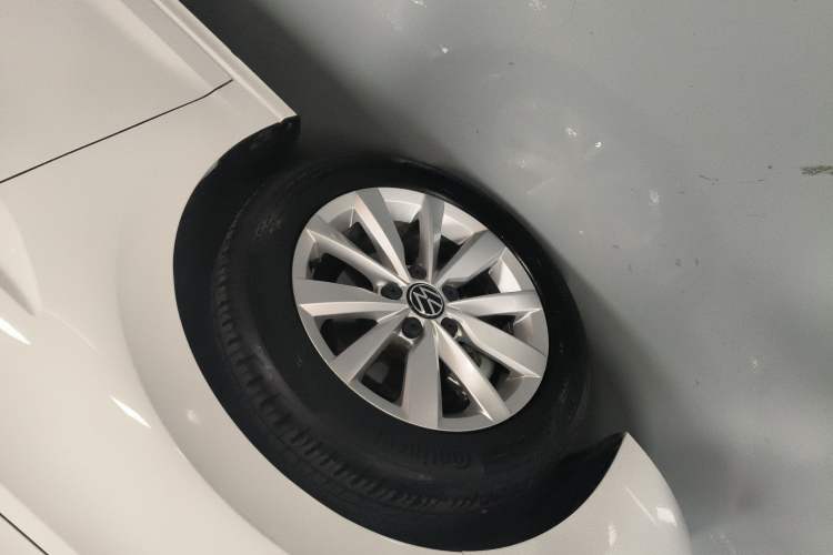 Used Volkswagen Bora 2021 1.5L Automatic Comfort Smart Connect Edition Left Front Wheel Hub